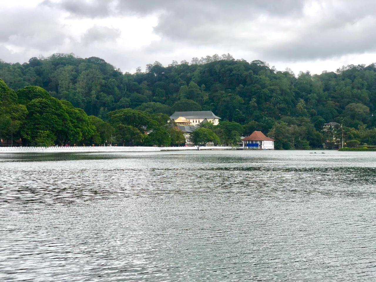The Radh Hotel Kandy Esterno foto
